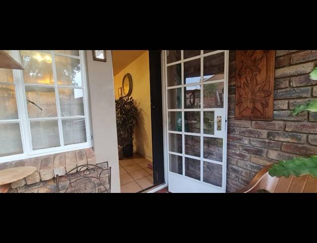 1 BEDROOM APARTMENT FOR SALE IN DIE HOEWES